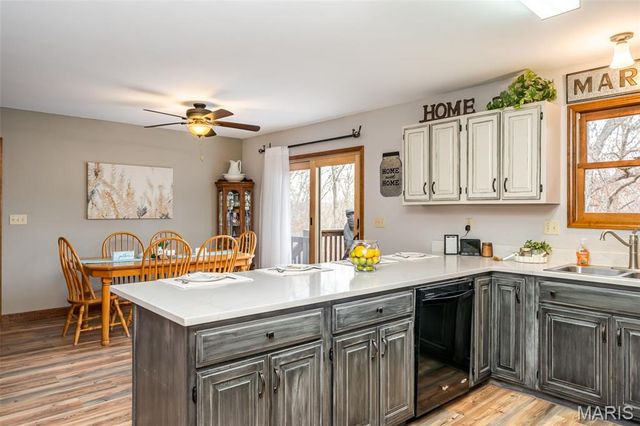 480 Lone Pine Lane, St Clair, MO 63077