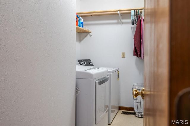 480 Lone Pine Lane, St Clair, MO 63077