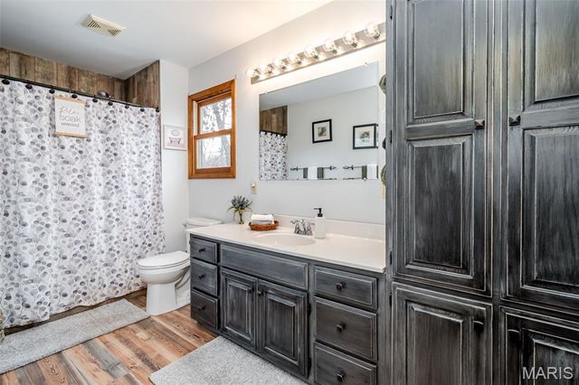 480 Lone Pine Lane, St Clair, MO 63077