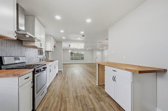 1808 Robin Drive, Sherman, TX 75092