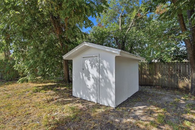 1808 Robin Drive, Sherman, TX 75092