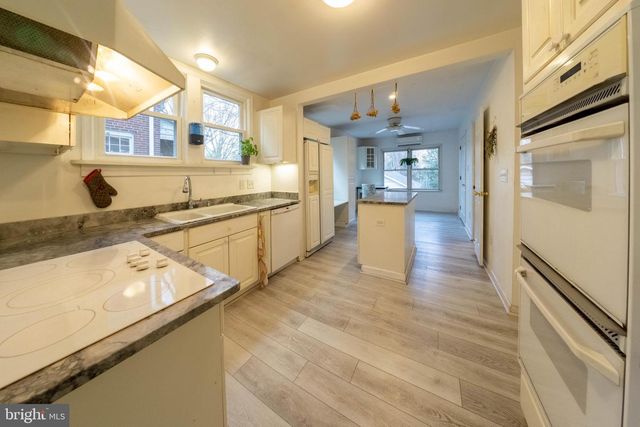 4302 SHERIDAN ST, University Park, MD 20782