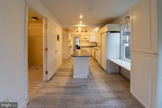 4302 SHERIDAN ST, University Park, MD 20782