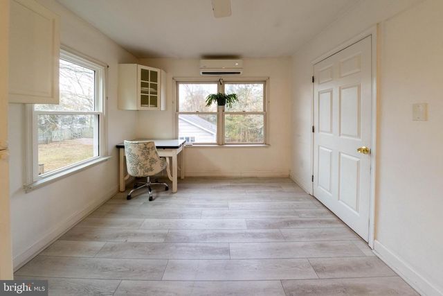 4302 SHERIDAN ST, University Park, MD 20782