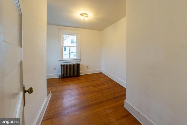 4302 SHERIDAN ST, University Park, MD 20782