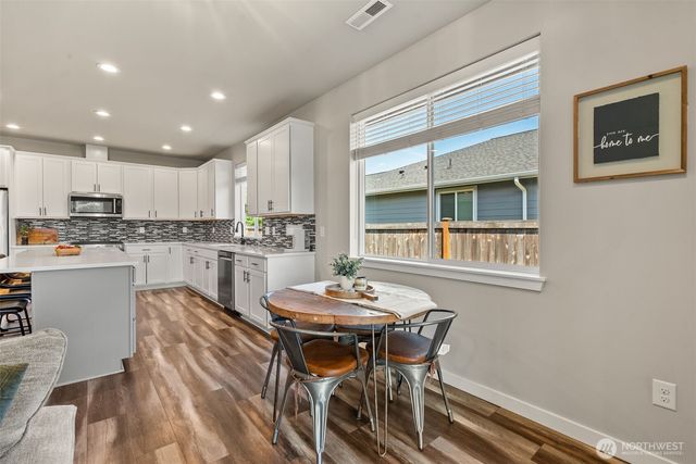 3489 Division Street, Enumclaw, WA 98022