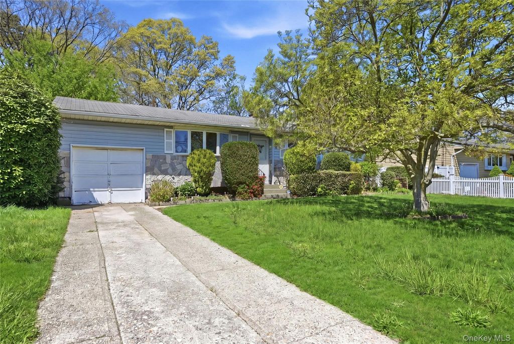50 Arlene Drive, Brentwood, NY 11717