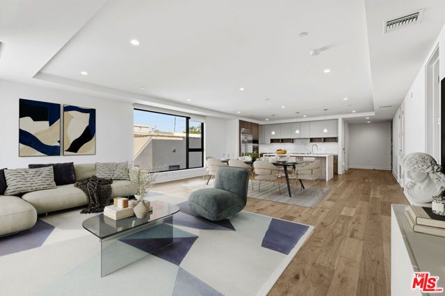 725 N Croft Avenue 109, Los Angeles, CA 90069