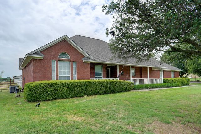 6813 Gregg Road, Krum, TX 76249