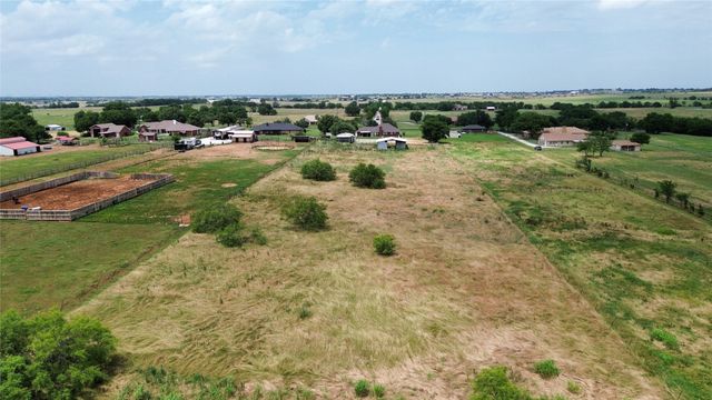6813 Gregg Road, Krum, TX 76249