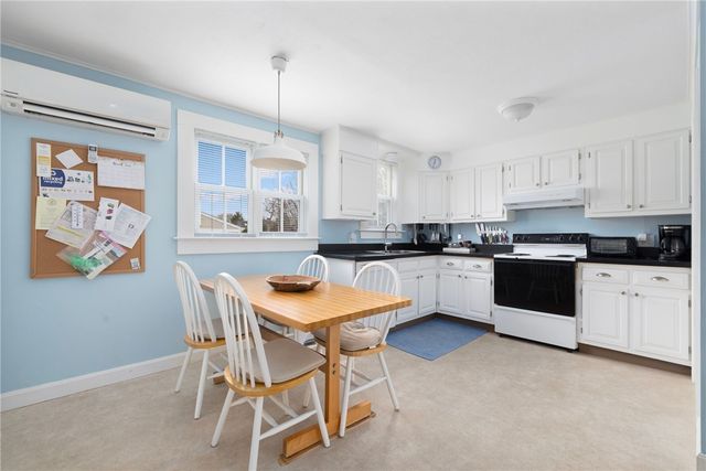 59 Mount Hope Avenue, Jamestown, RI 02835