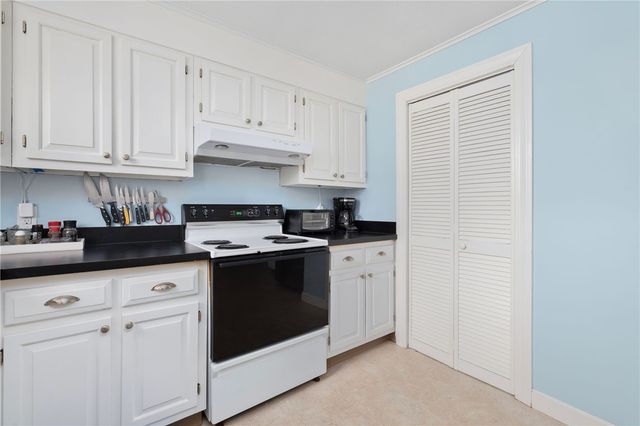 59 Mount Hope Avenue, Jamestown, RI 02835