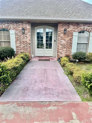 5738 LARCH Drive, Lake Charles, LA 70605