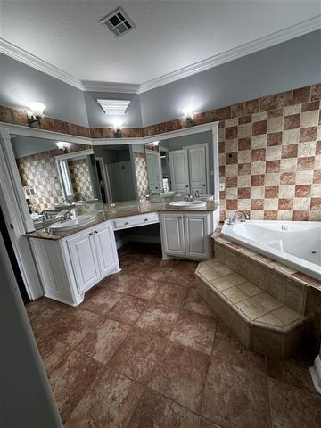 5738 LARCH Drive, Lake Charles, LA 70605