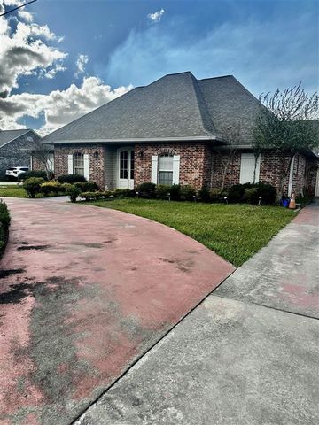 5738 LARCH Drive, Lake Charles, LA 70605
