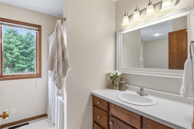 E2090 Cedar Road, Eau Claire, WI 54701