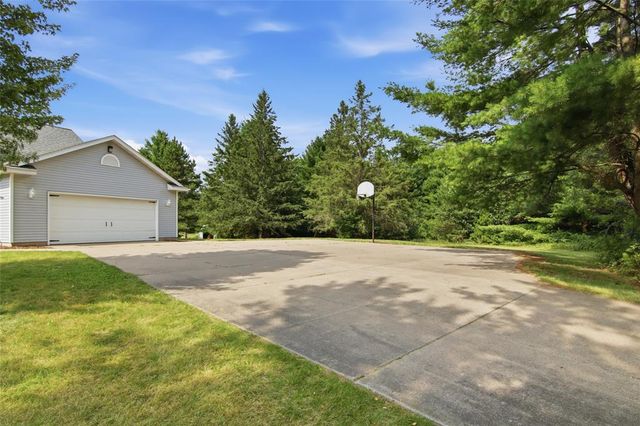 E2090 Cedar Road, Eau Claire, WI 54701