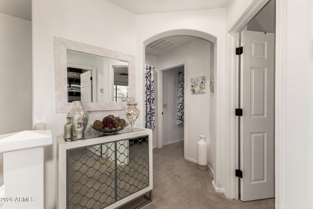 Image 12 of property listing at 4676 E REDFIELD Road, Gilbert, AZ 85234
