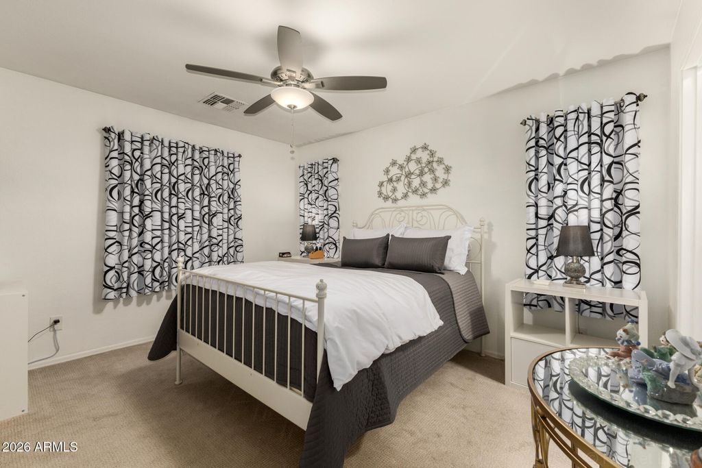 Image 13 of property listing at 4676 E REDFIELD Road, Gilbert, AZ 85234