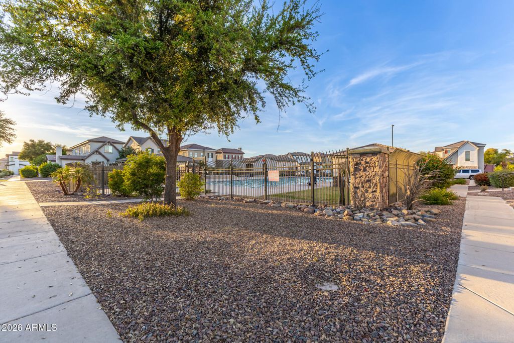 Image 28 of property listing at 4676 E REDFIELD Road, Gilbert, AZ 85234