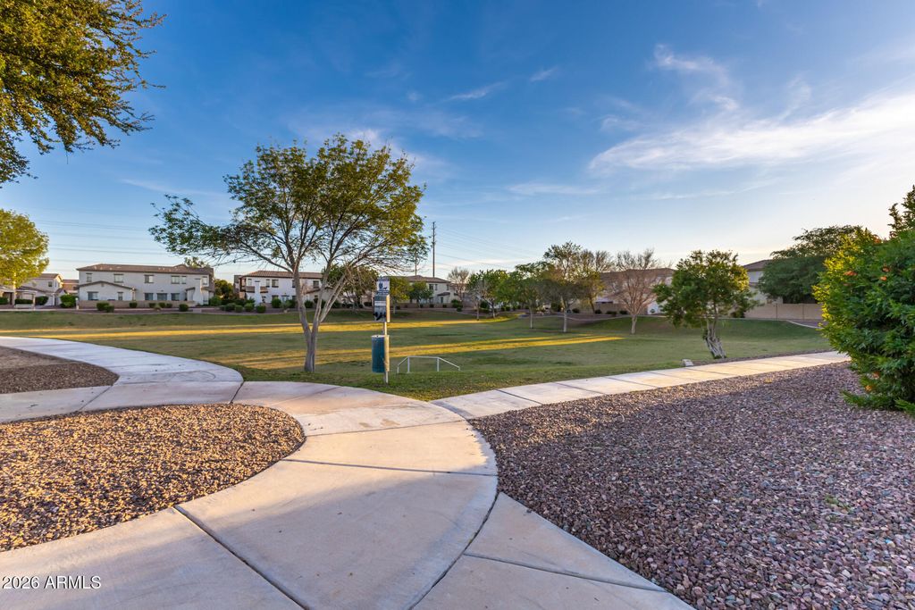 Image 29 of property listing at 4676 E REDFIELD Road, Gilbert, AZ 85234