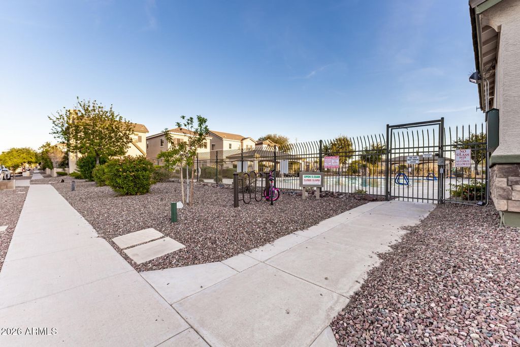 Image 30 of property listing at 4676 E REDFIELD Road, Gilbert, AZ 85234