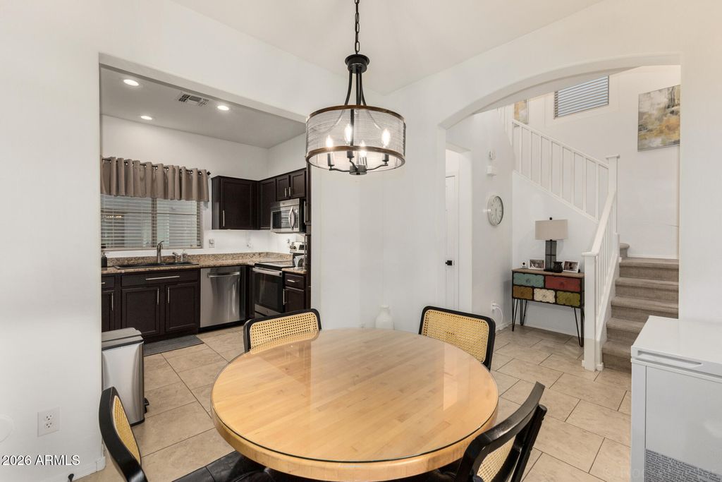 Image 6 of property listing at 4676 E REDFIELD Road, Gilbert, AZ 85234