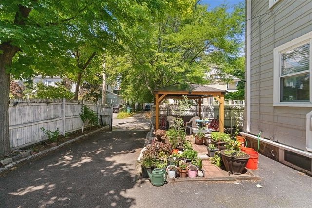 3 Oakland Park, Medford, MA 02155