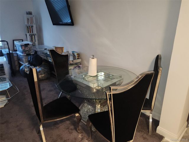 30 Cathedral Avenue 6B, Hempstead, NY 11550