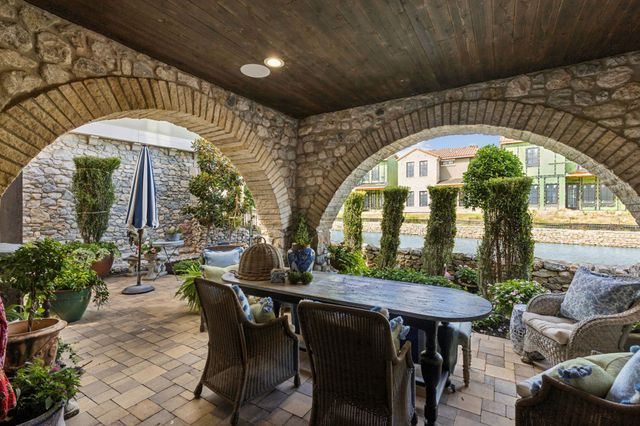 10 Comillas Drive, Westlake, TX 76262
