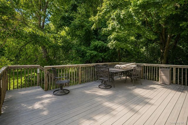 14 Helms Hill Road, Washingtonville, NY 10992