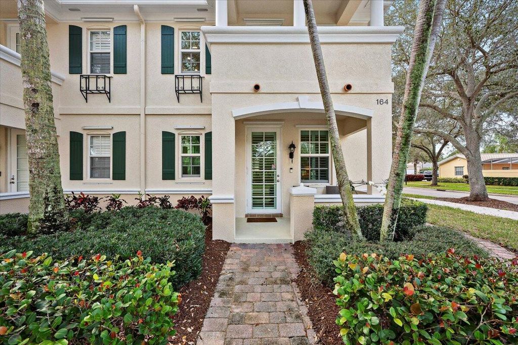 164 Soriano Drive, Jupiter, FL 33458