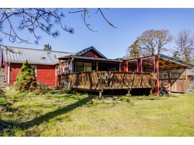 274 S 8TH St, St Helens, OR 97051