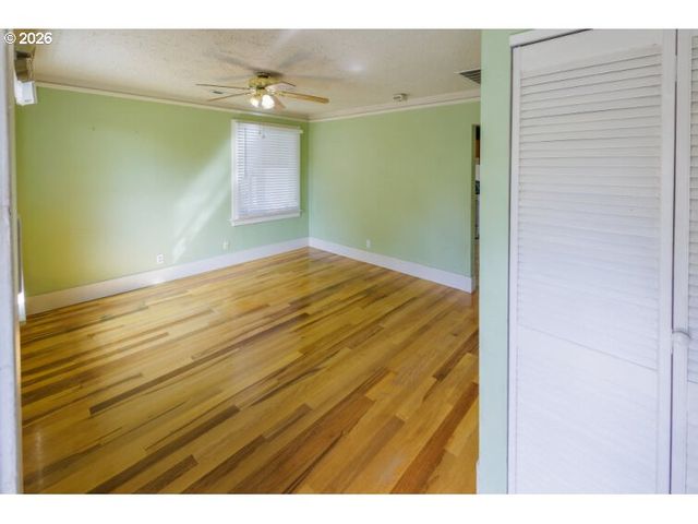 274 S 8TH St, St Helens, OR 97051