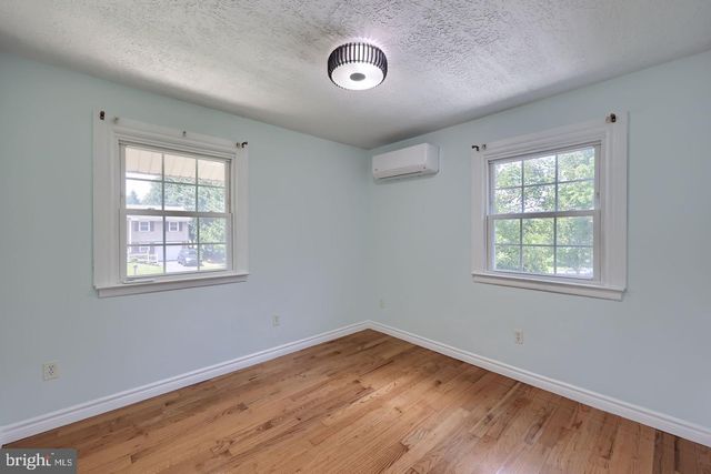 3495 EDENBRIDGE RD, York, PA 17402