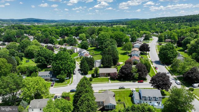 3495 EDENBRIDGE RD, York, PA 17402