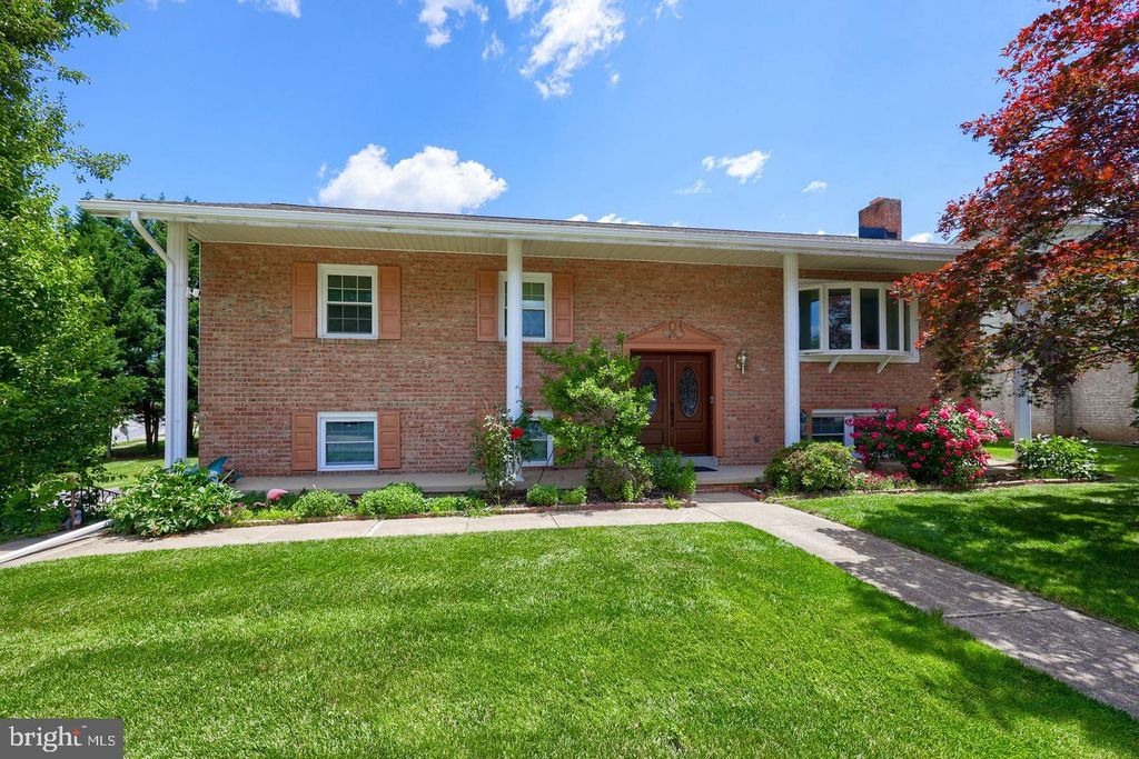 3495 EDENBRIDGE RD, York, PA 17402