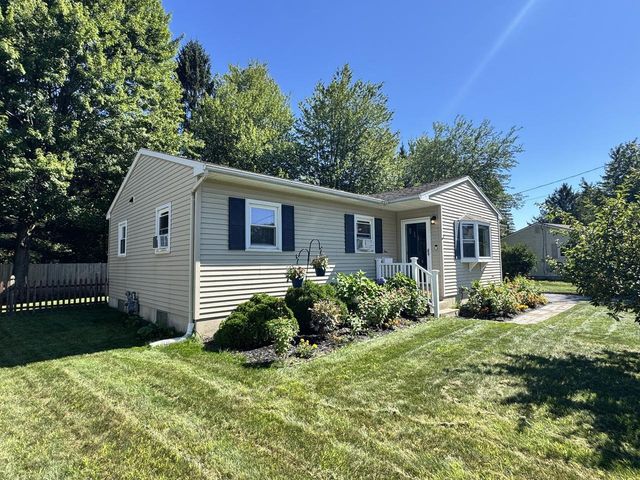 4 Killoran Drive, Essex Junction, VT 05452