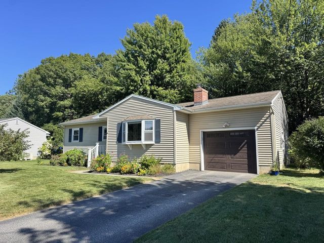 4 Killoran Drive, Essex Junction, VT 05452