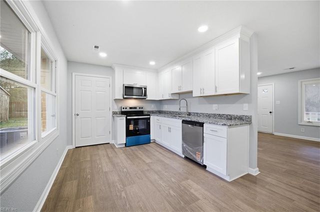 1505 Austin DR, Suffolk, VA 23434