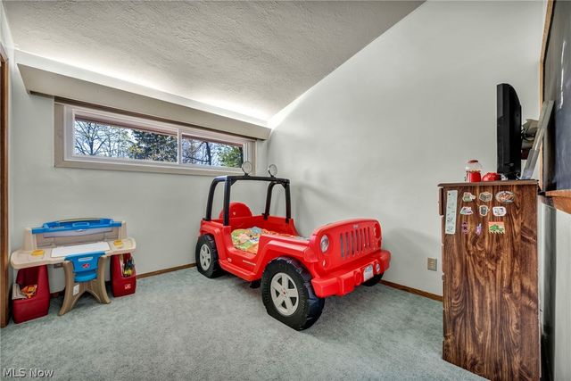 900 Magnolia Avenue, Cuyahoga Falls, OH 44221
