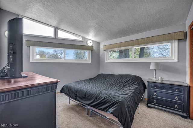 900 Magnolia Avenue, Cuyahoga Falls, OH 44221