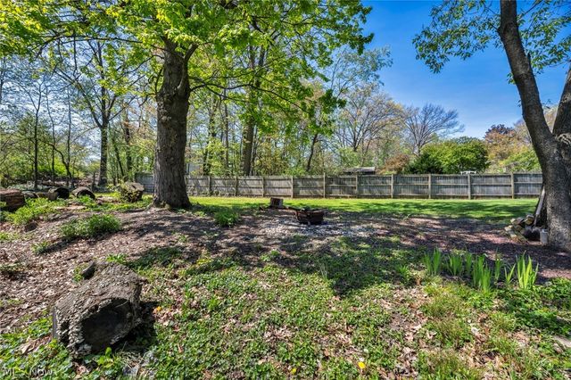 900 Magnolia Avenue, Cuyahoga Falls, OH 44221