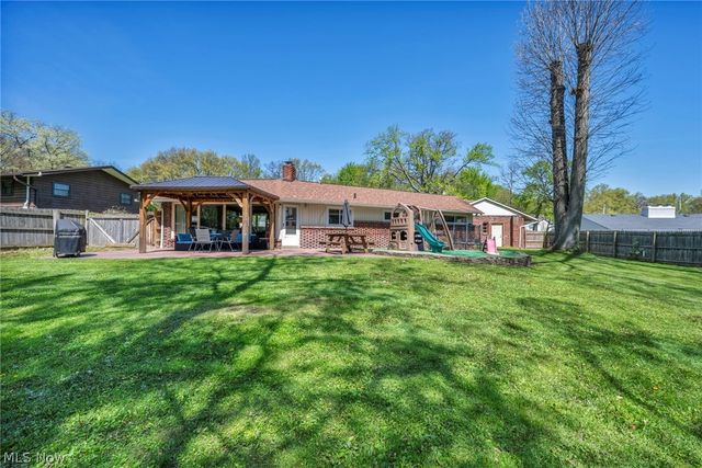 900 Magnolia Avenue, Cuyahoga Falls, OH 44221