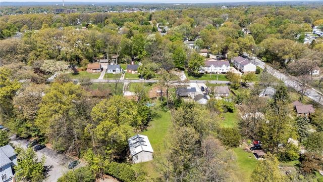 900 Magnolia Avenue, Cuyahoga Falls, OH 44221
