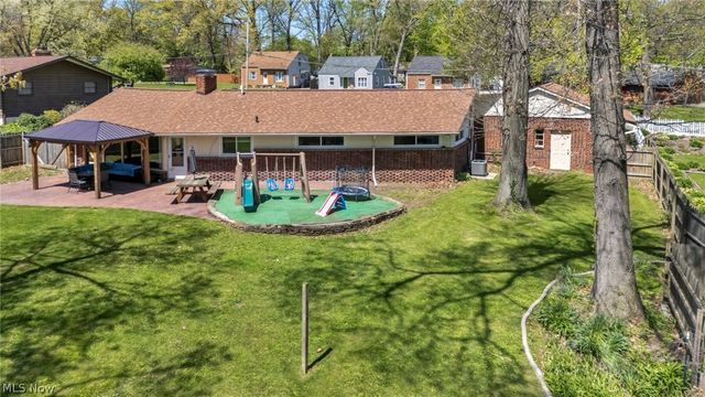900 Magnolia Avenue, Cuyahoga Falls, OH 44221