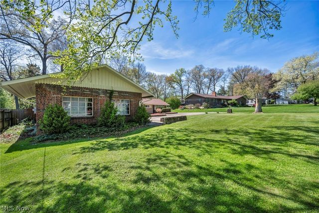 900 Magnolia Avenue, Cuyahoga Falls, OH 44221