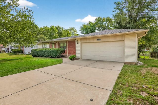 3244 East Gasconade Street, Springfield, MO 65804