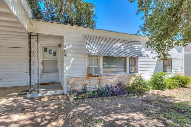 402 N 6th Avenue, Ballinger, TX 76821