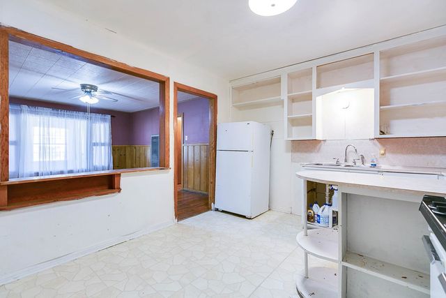 402 N 6th Avenue, Ballinger, TX 76821